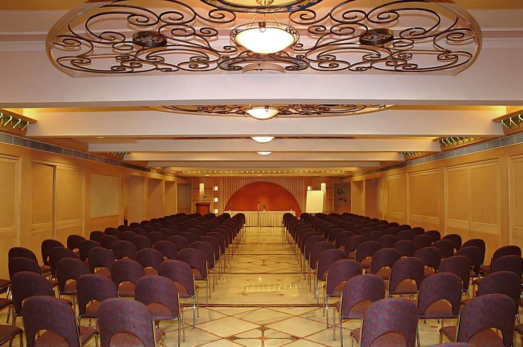 Comfort Inn President Near Ahmedabad Junction Station Ανέσεις φωτογραφία
