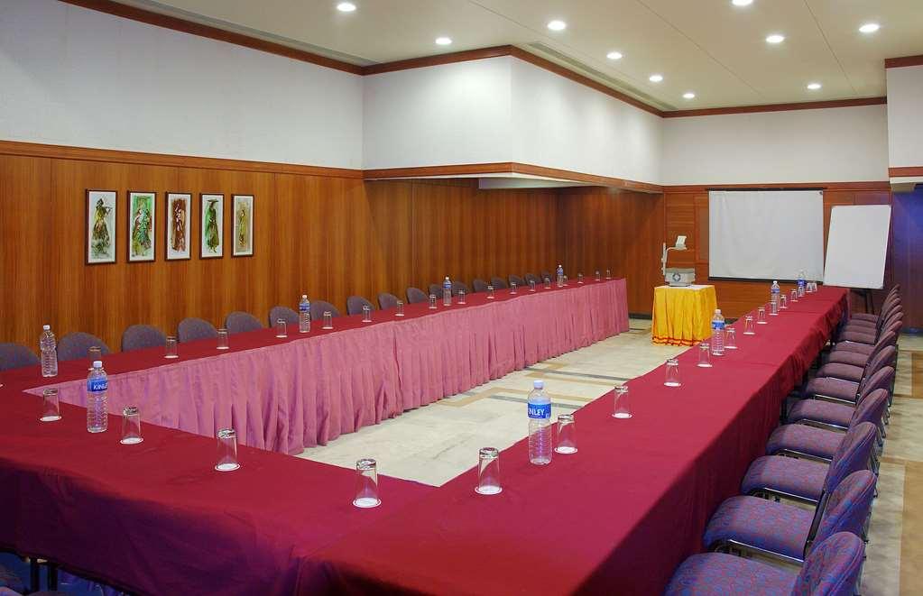 Comfort Inn President Near Ahmedabad Junction Station Ανέσεις φωτογραφία