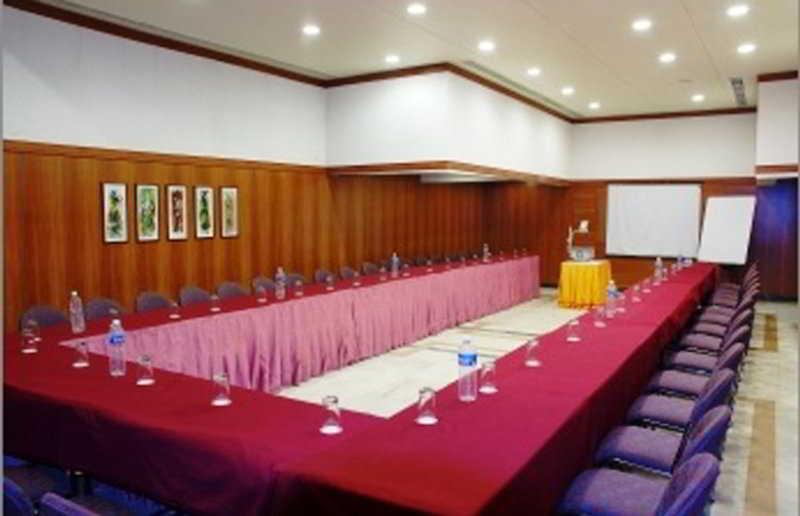 Comfort Inn President Near Ahmedabad Junction Station Εξωτερικό φωτογραφία