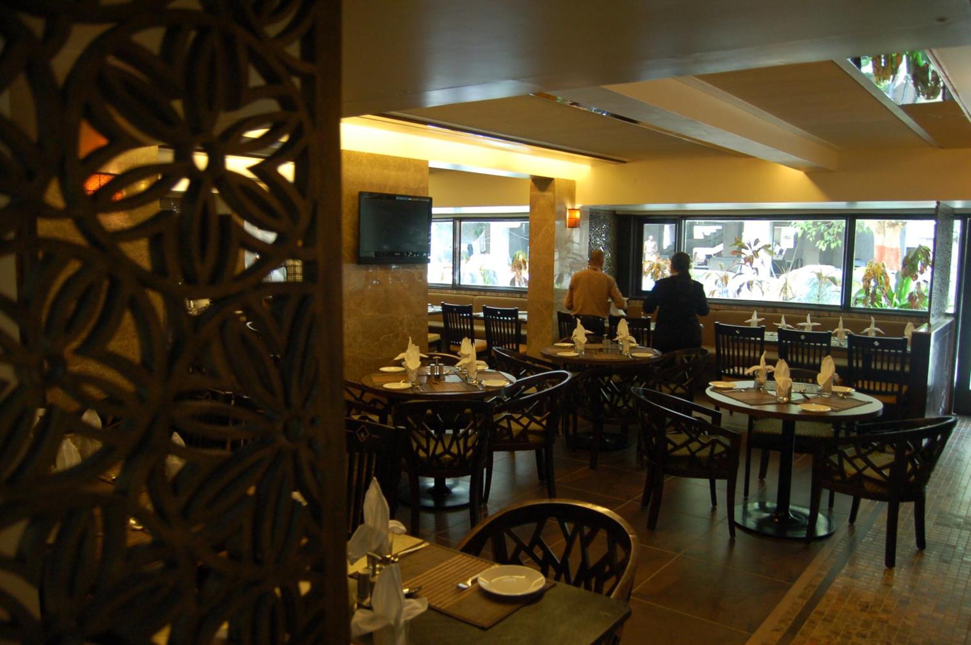 Comfort Inn President Near Ahmedabad Junction Station Εξωτερικό φωτογραφία