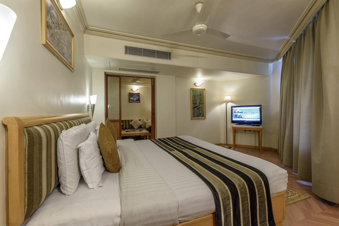 Comfort Inn President Near Ahmedabad Junction Station Εξωτερικό φωτογραφία
