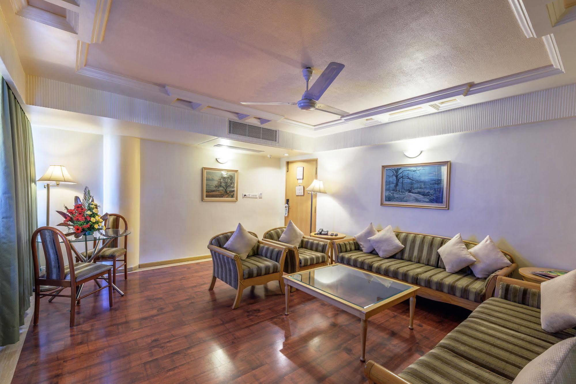 Comfort Inn President Near Ahmedabad Junction Station Εξωτερικό φωτογραφία