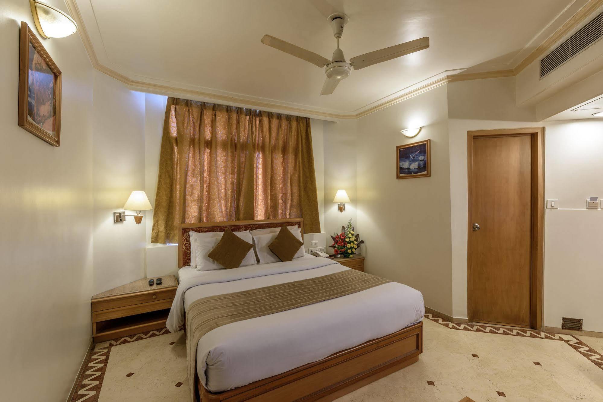 Comfort Inn President Near Ahmedabad Junction Station Εξωτερικό φωτογραφία