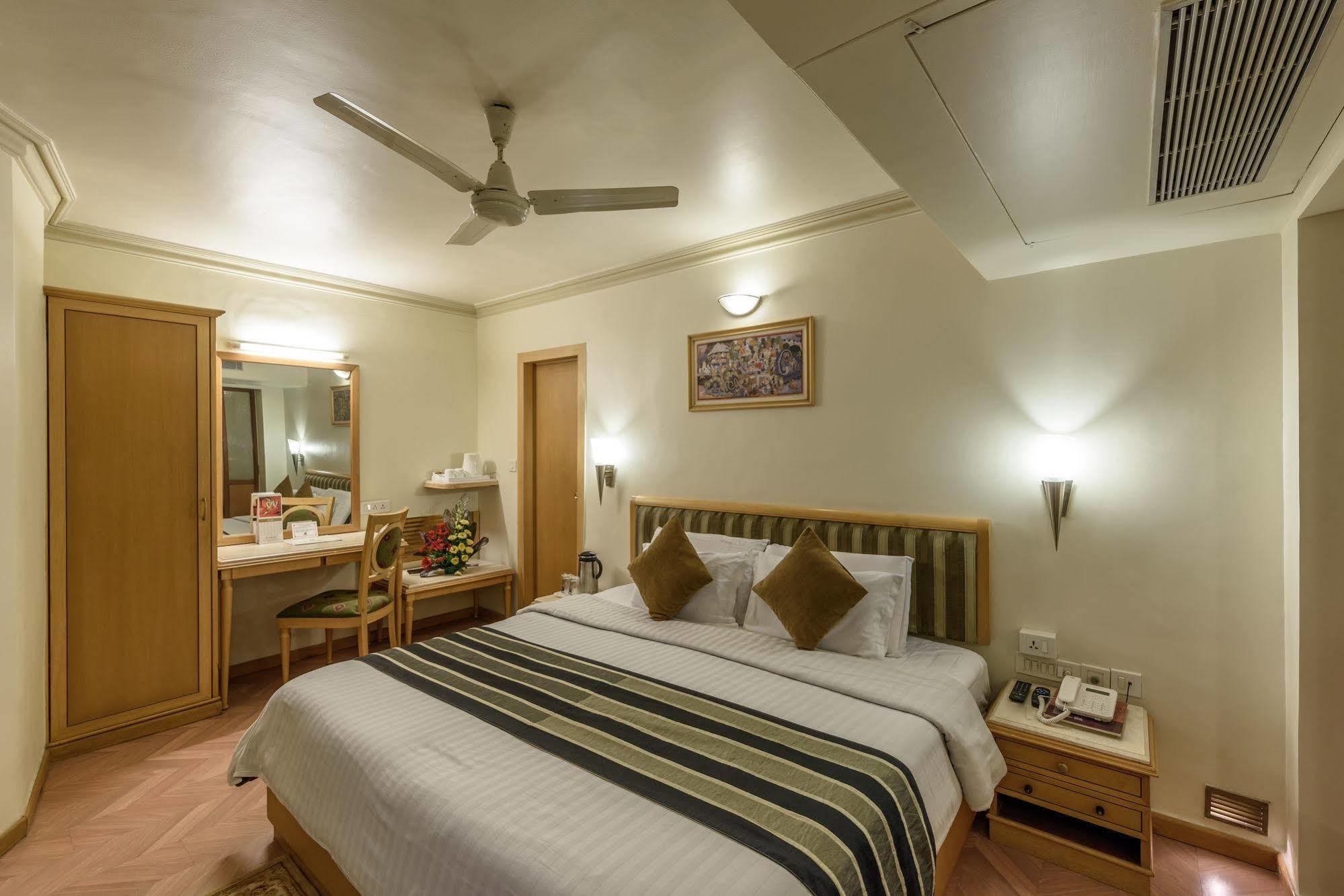 Comfort Inn President Near Ahmedabad Junction Station Εξωτερικό φωτογραφία