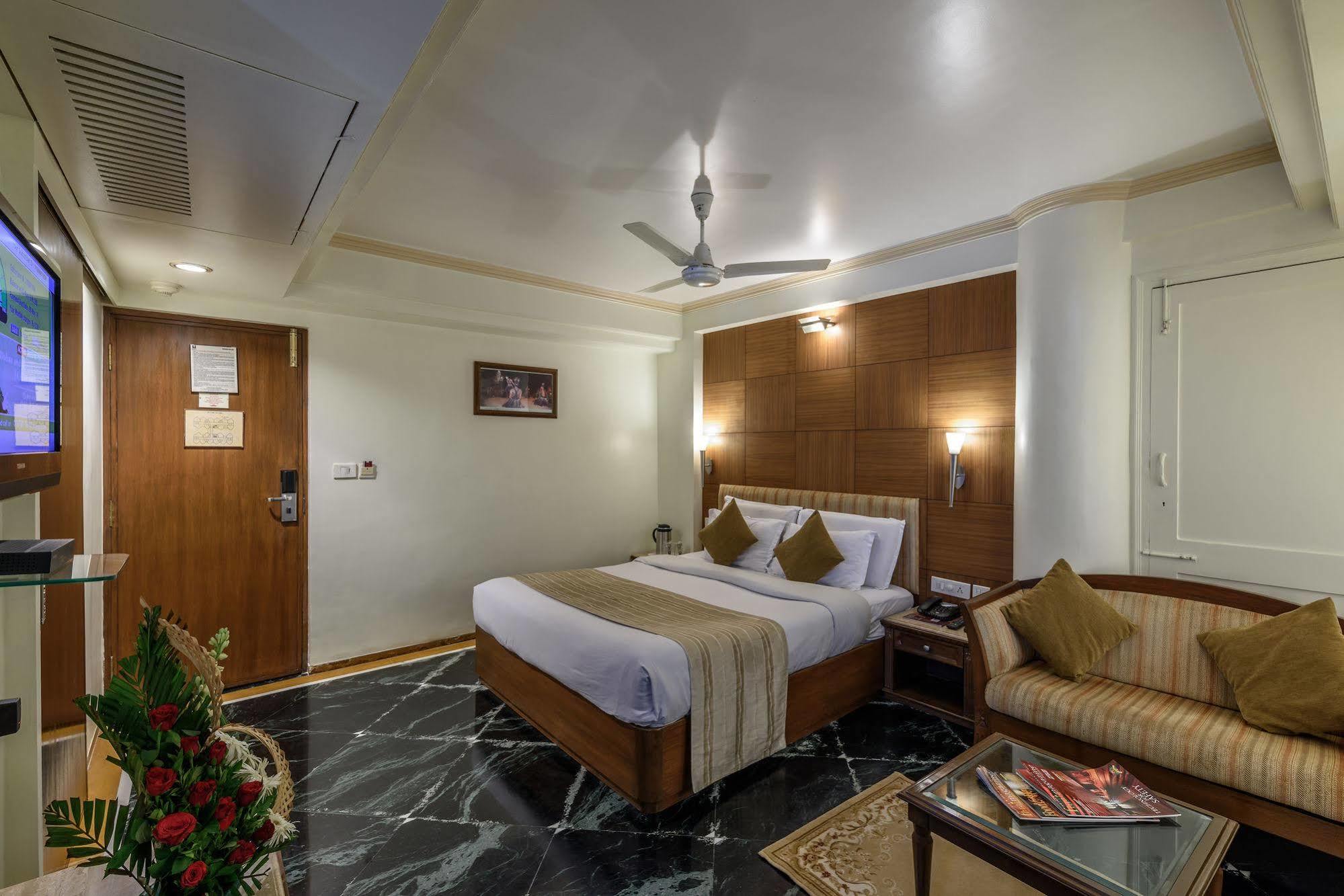 Comfort Inn President Near Ahmedabad Junction Station Εξωτερικό φωτογραφία