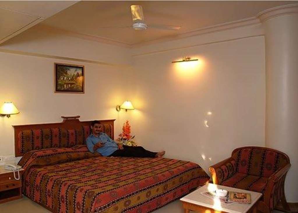 Comfort Inn President Near Ahmedabad Junction Station Δωμάτιο φωτογραφία